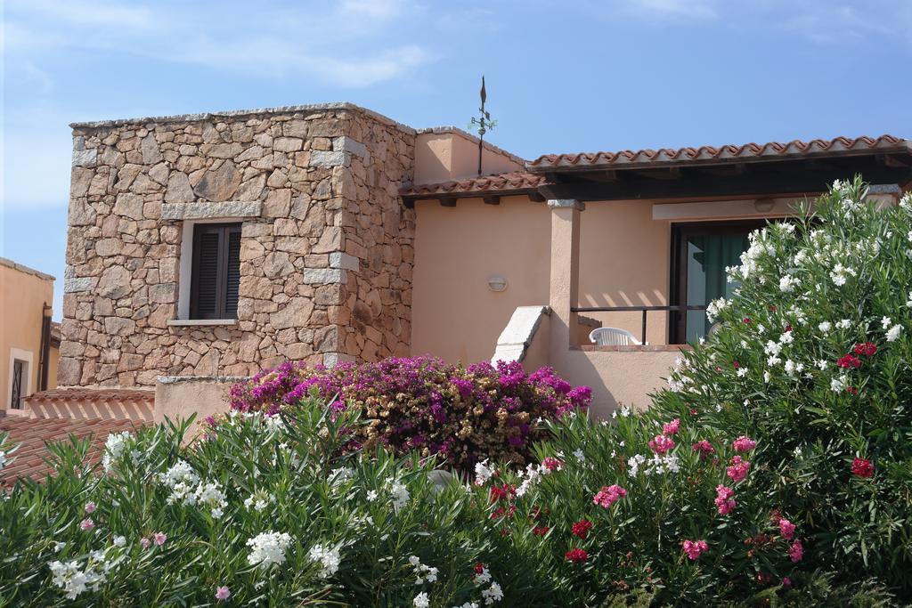 Sardinia Blu Residence Golfo Aranci Bagian luar foto