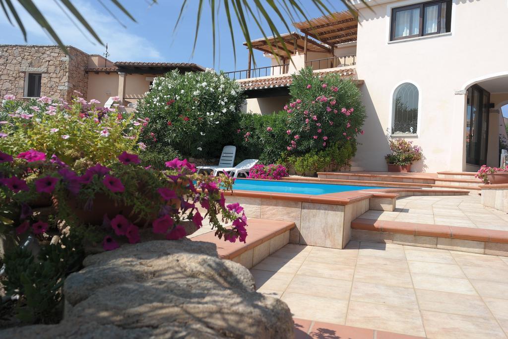 Sardinia Blu Residence Golfo Aranci Bagian luar foto