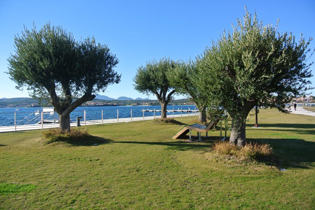 Sardinia Blu Residence Golfo Aranci Bagian luar foto
