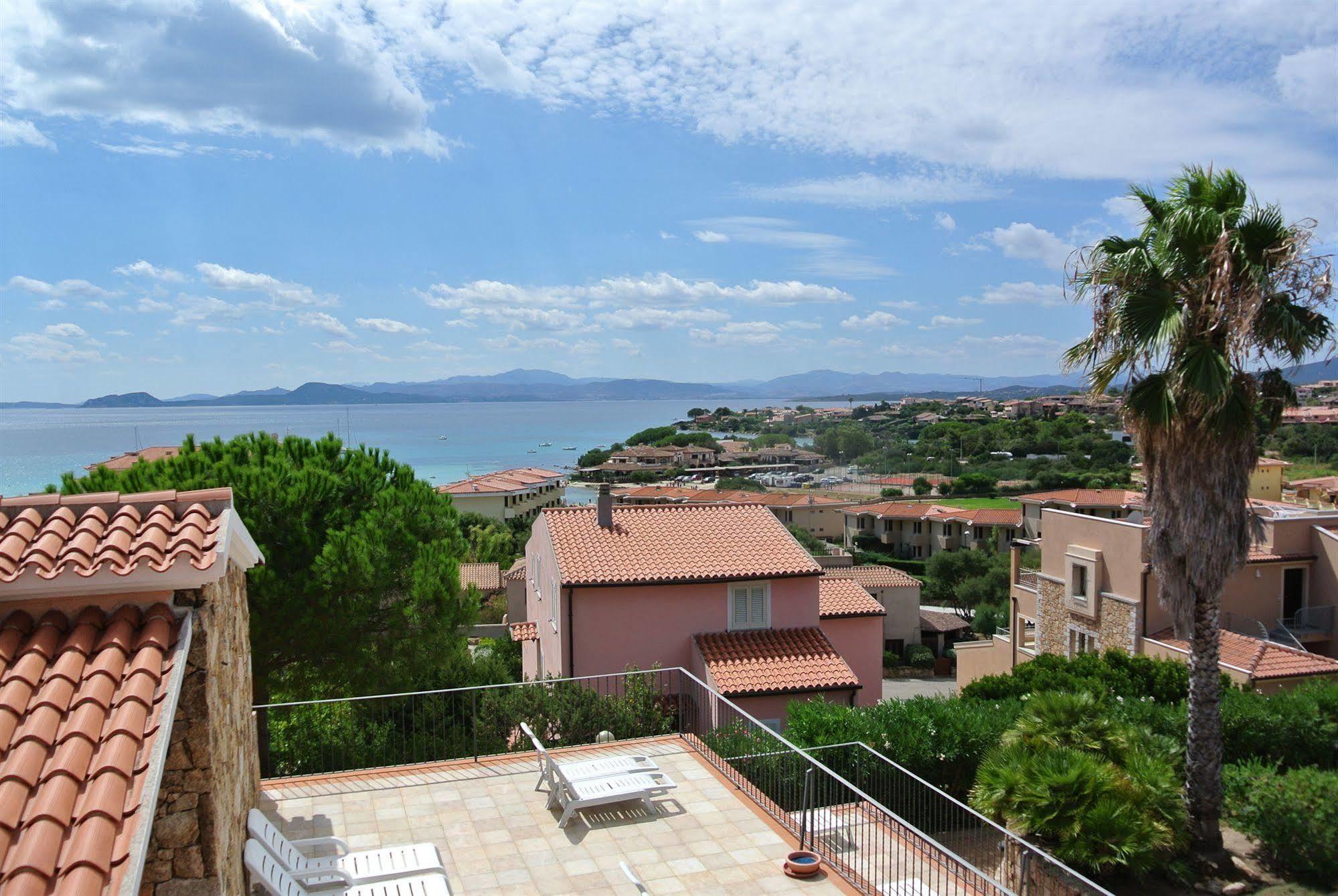 Sardinia Blu Residence Golfo Aranci Bagian luar foto