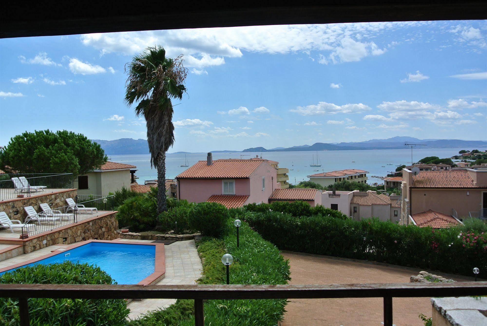 Sardinia Blu Residence Golfo Aranci Bagian luar foto