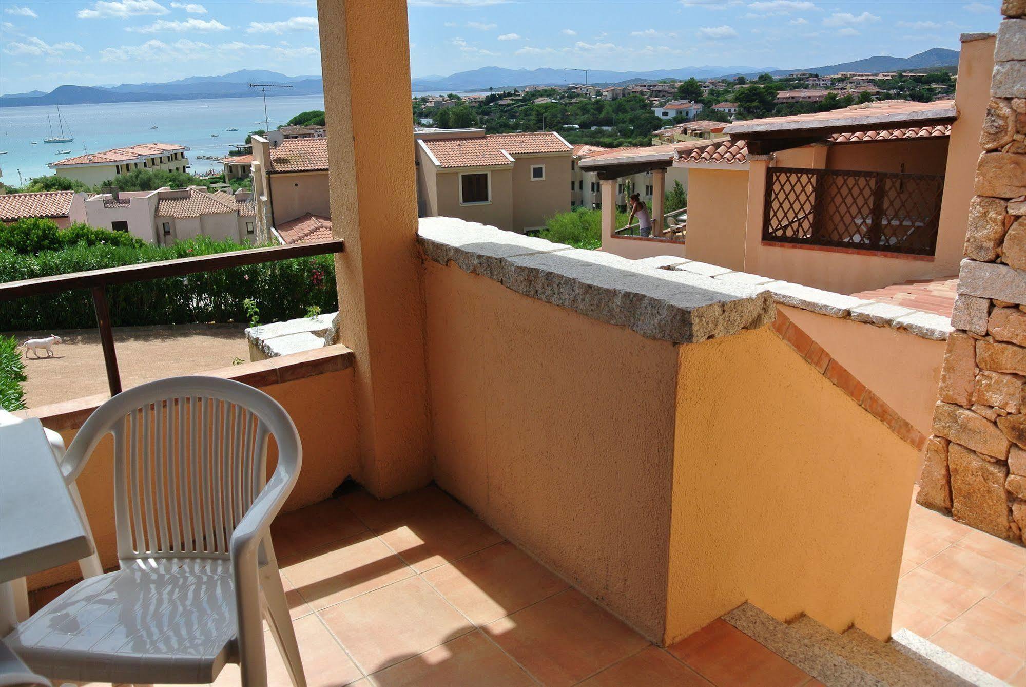 Sardinia Blu Residence Golfo Aranci Bagian luar foto