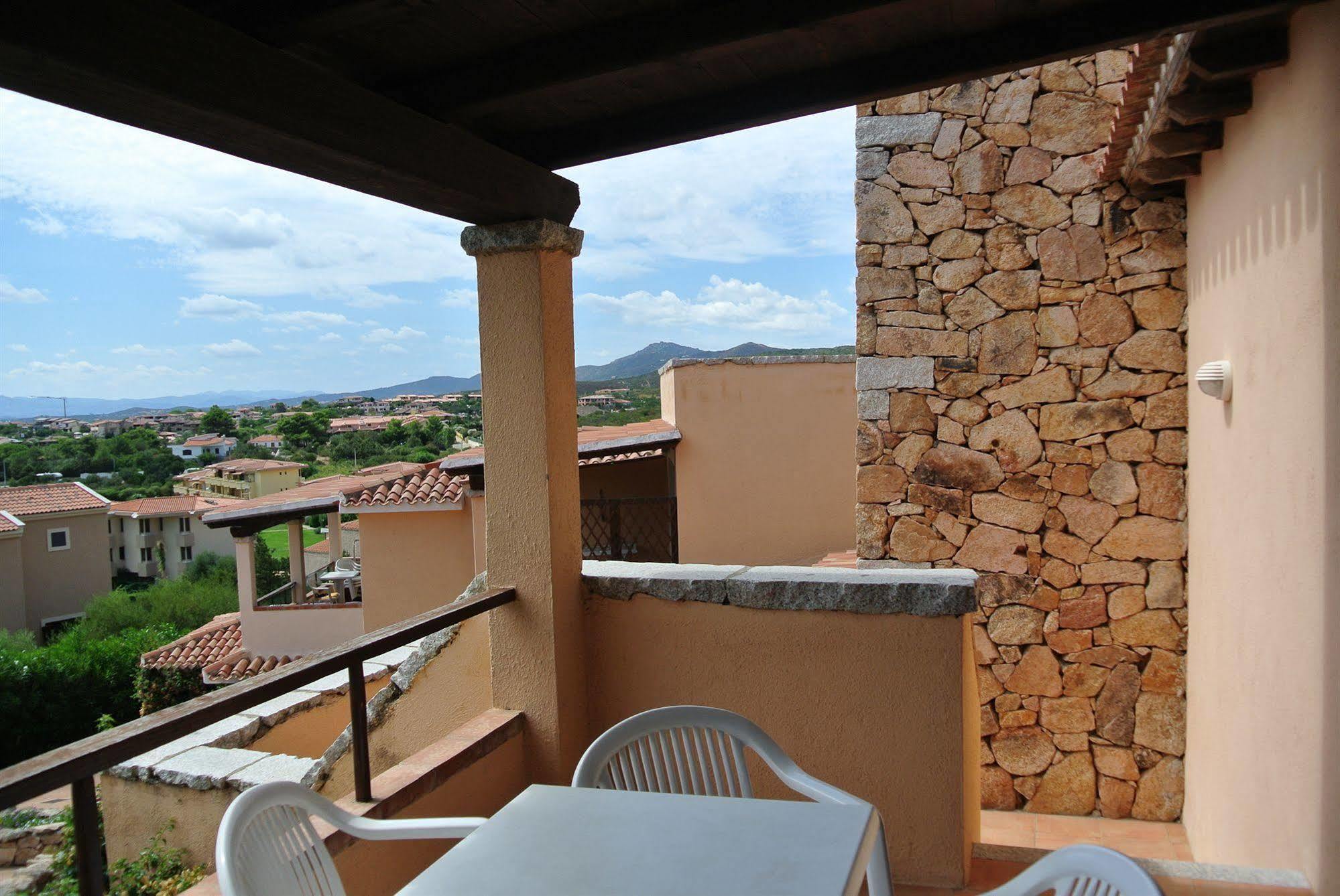 Sardinia Blu Residence Golfo Aranci Bagian luar foto