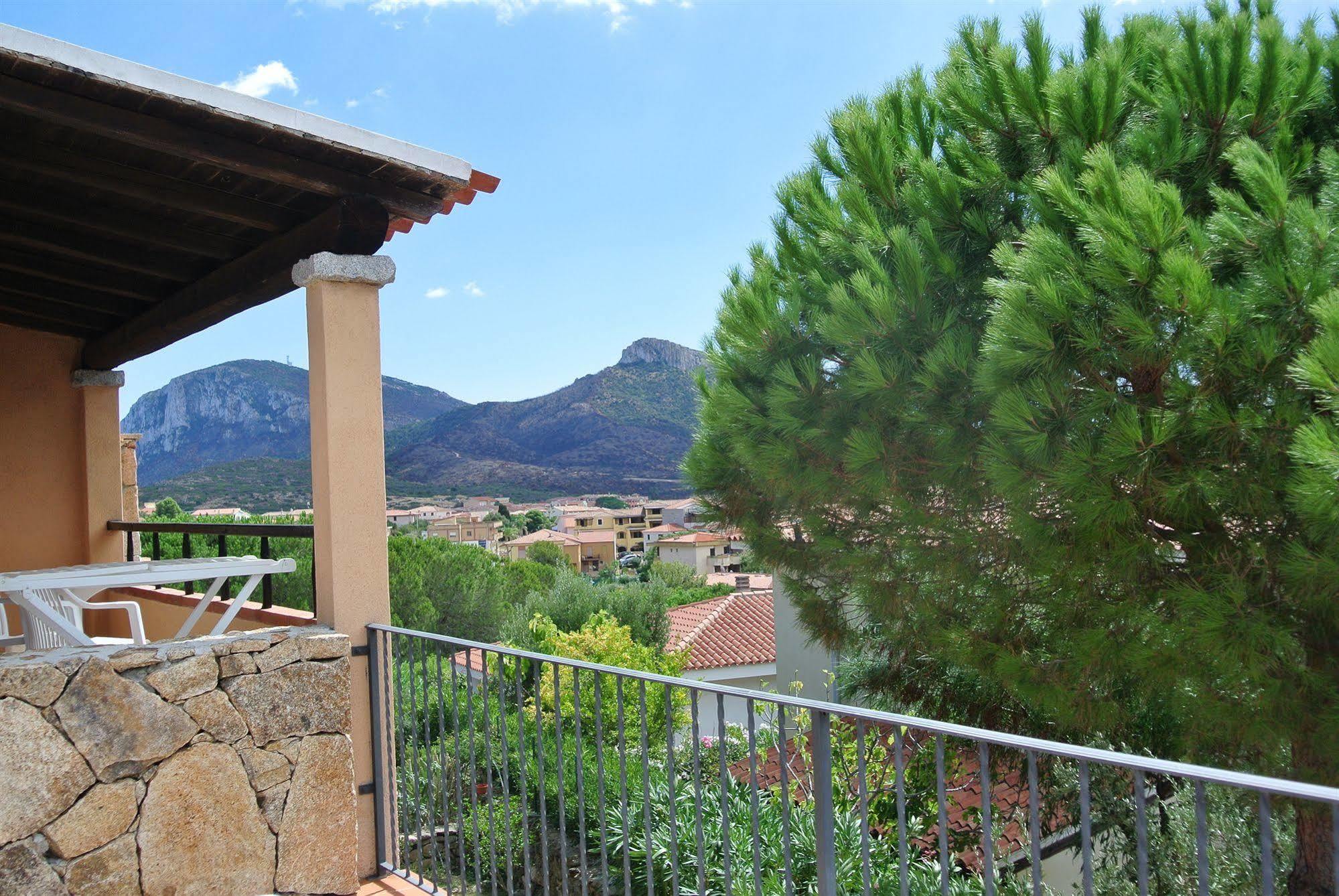 Sardinia Blu Residence Golfo Aranci Bagian luar foto