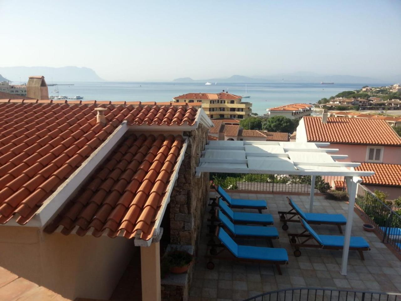 Sardinia Blu Residence Golfo Aranci Bagian luar foto